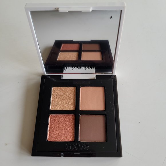 GXVE BY GWEN STEFANI Eye See in Color Clean Multidimensional Eyeshadow Palette - Picture 2 of 3